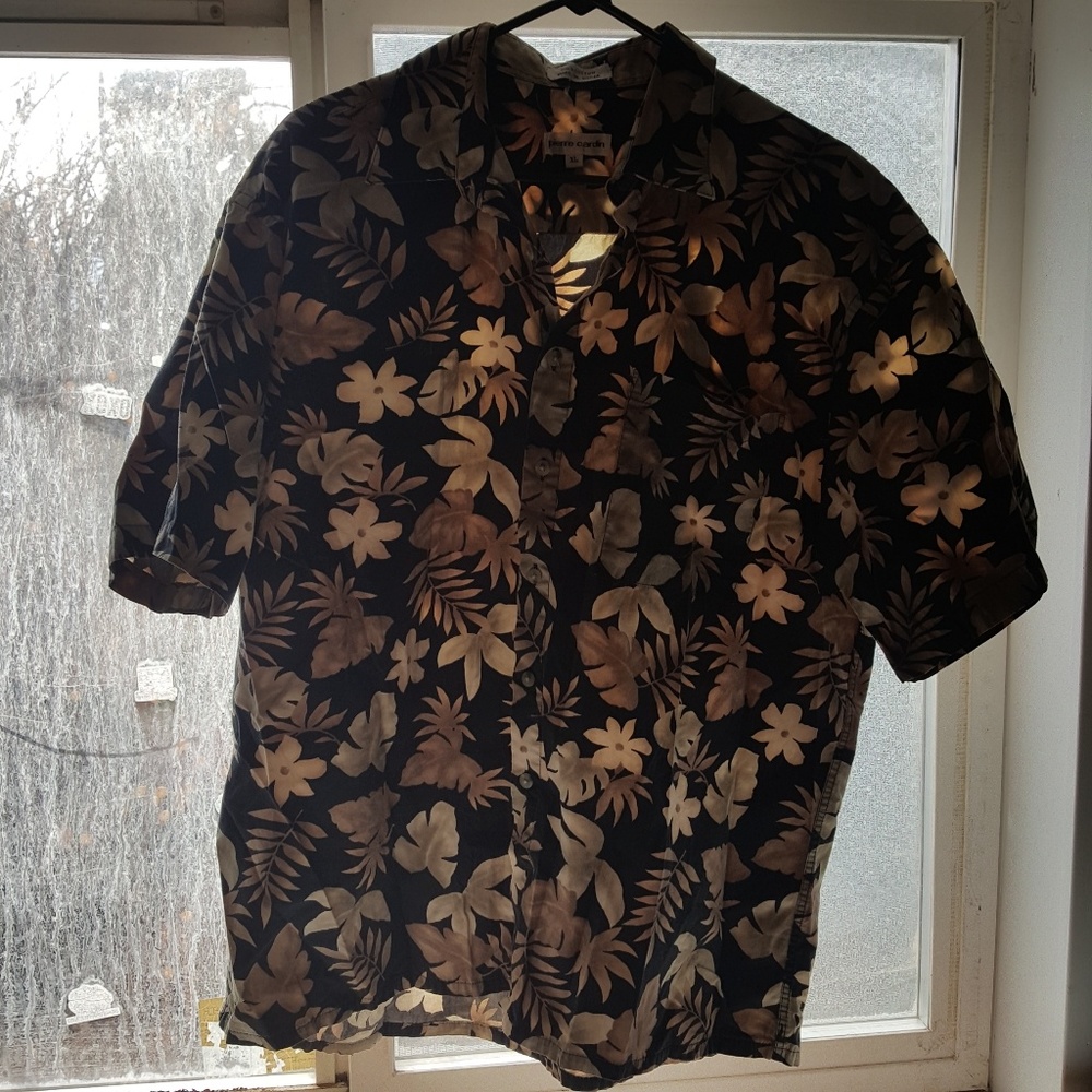 🚀BUNDLE and save! Pierre Cardin shirt